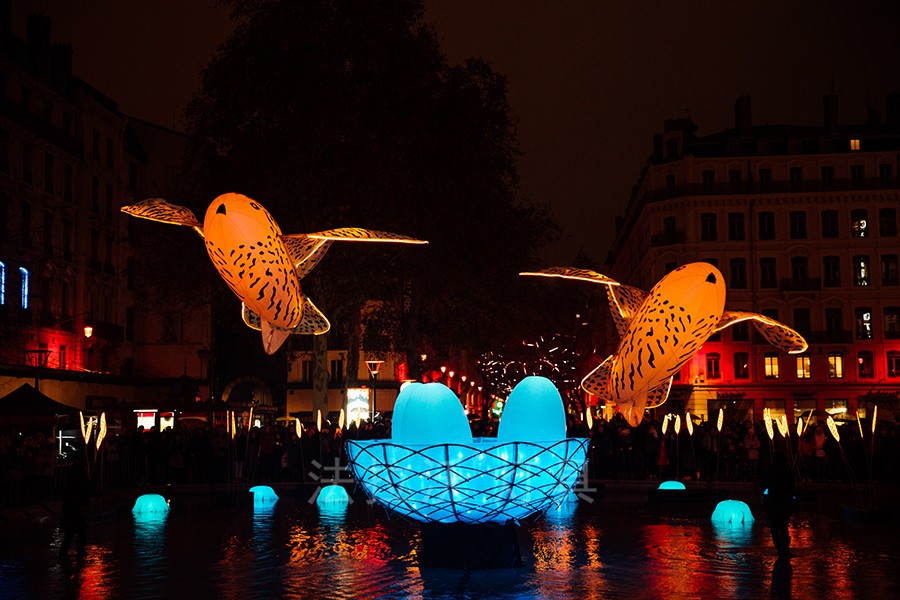 LesPikooks-FêtesdesLumiéresLyon-02_Lung.jpg